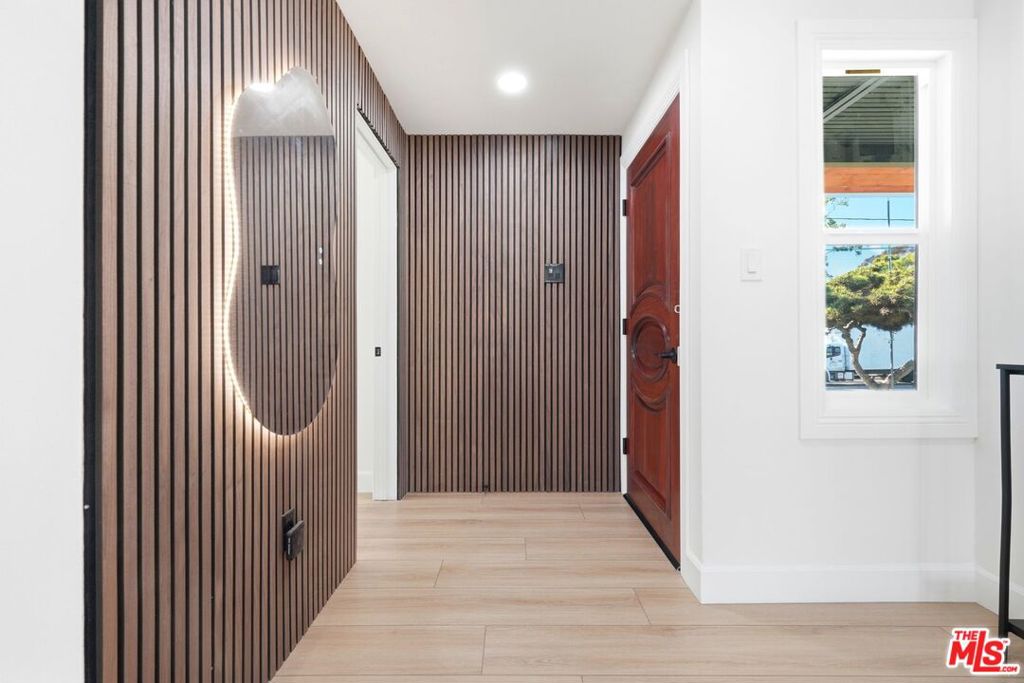 11934 S Van Ness Avenue