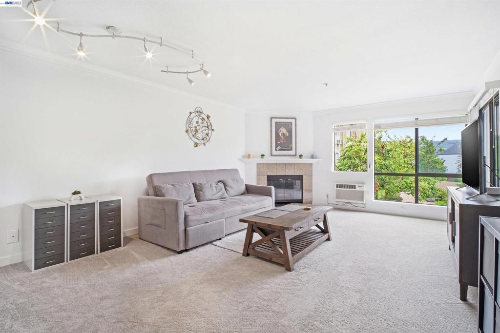 39078 Guardino Dr 208