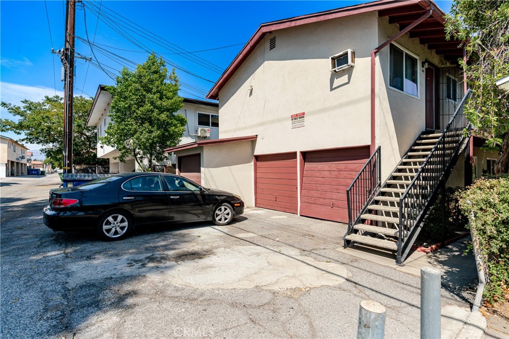 Properties 4 109 -111 N Marguerita Avenue