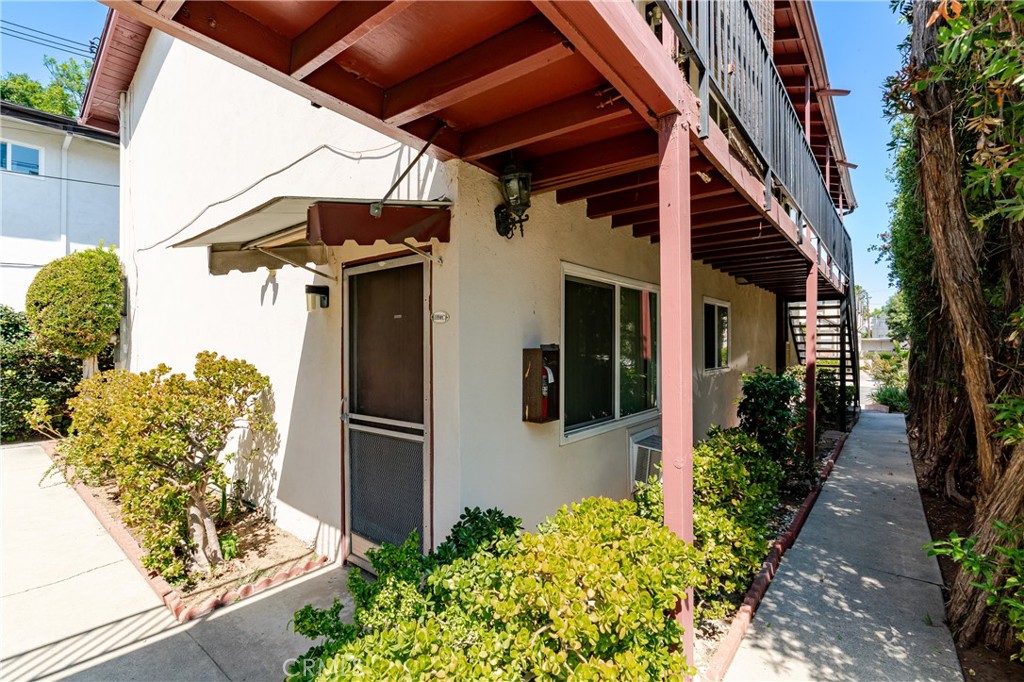 Properties 3 109 -111 N Marguerita Avenue