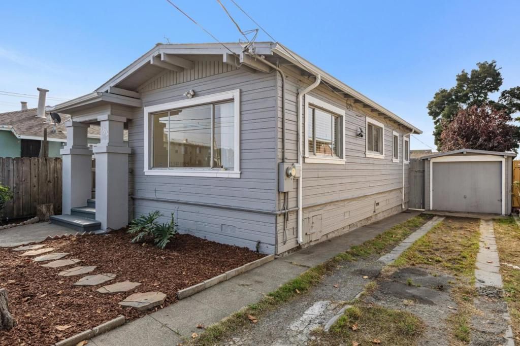 Photo of 1726 Roosevelt Avenue, Richmond, CA 94801 (MLS # ML82025805)
