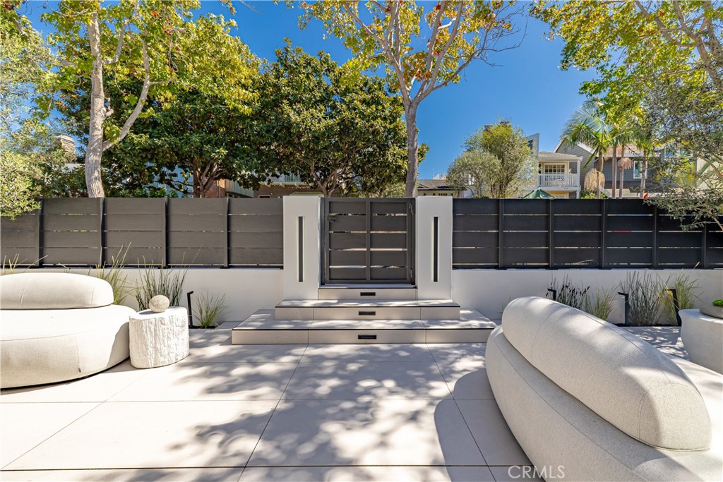 Corona del Mar South of PCH (CDMS) - Residential