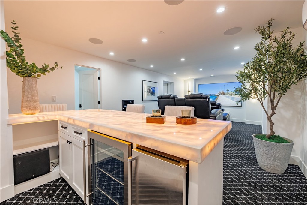 Corona del Mar South of PCH (CDMS) - Residential