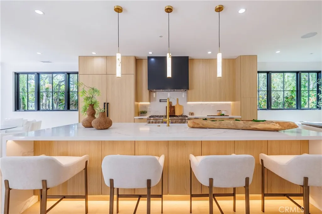 Corona Del Mar, California 92625, United States, 4 Bedrooms Bedrooms, ,7 BathroomsBathrooms,Residential,Active,220433