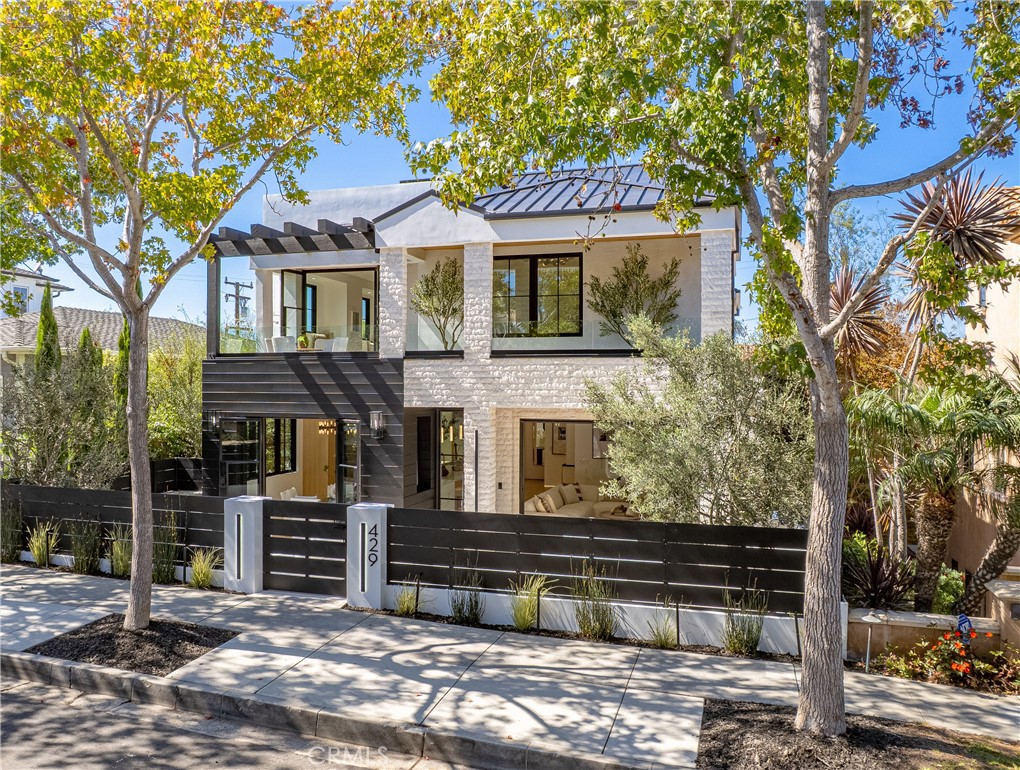 Corona del Mar South of PCH (CDMS) - Residential