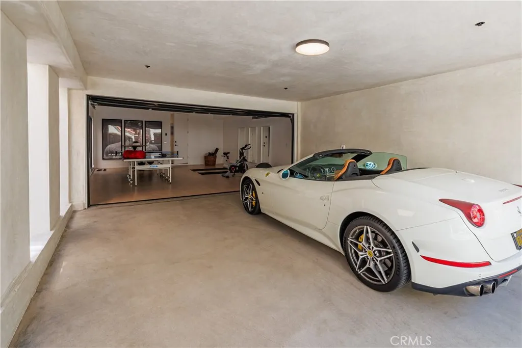 Corona Del Mar, California 92625, United States, 4 Bedrooms Bedrooms, ,7 BathroomsBathrooms,Residential,Active,220433