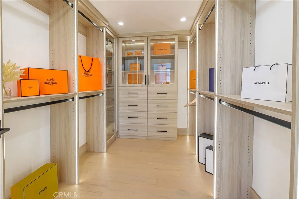 Corona Del Mar, California 92625, United States, 4 Bedrooms Bedrooms, ,7 BathroomsBathrooms,Residential,Active,220433