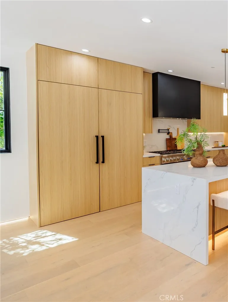 Corona Del Mar, California 92625, United States, 4 Bedrooms Bedrooms, ,7 BathroomsBathrooms,Residential,Active,220433