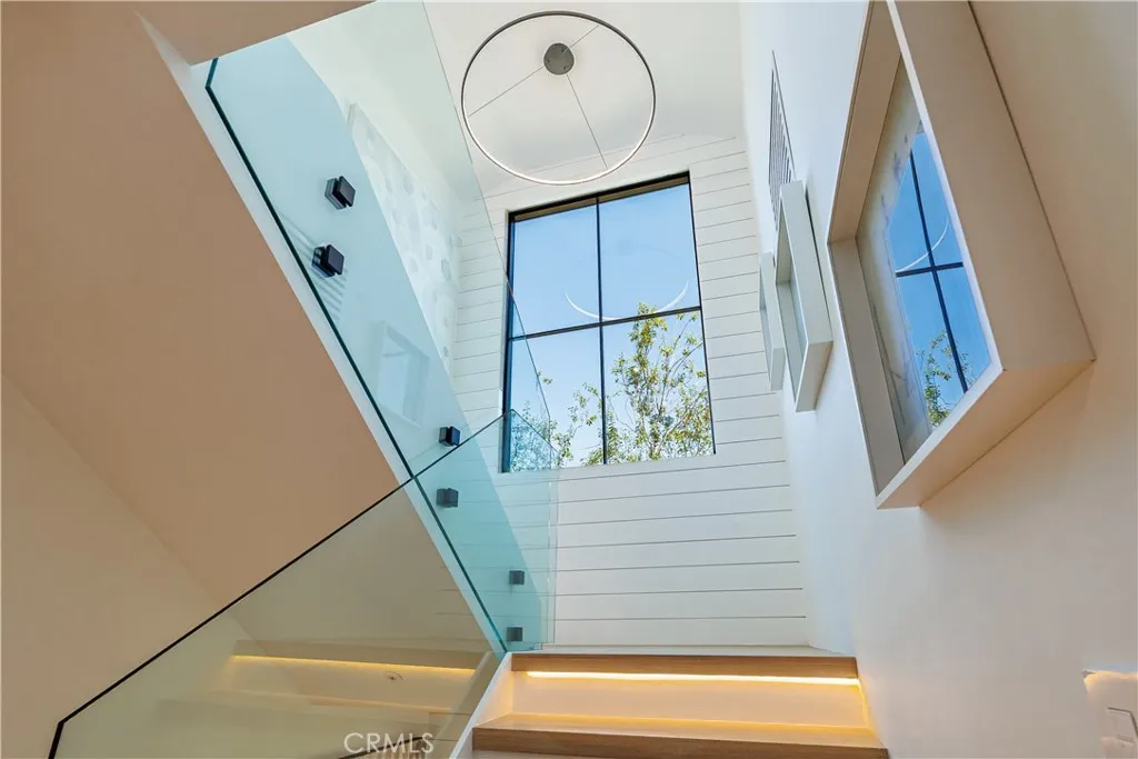 Corona Del Mar, California 92625, United States, 4 Bedrooms Bedrooms, ,7 BathroomsBathrooms,Residential,Active,220433