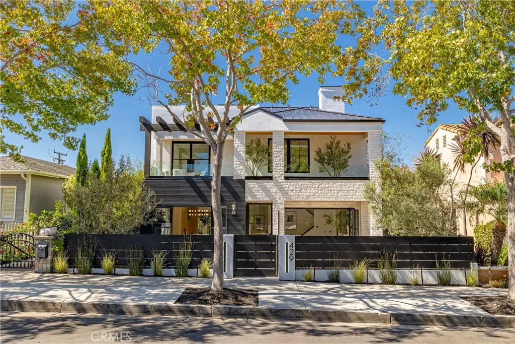 Corona Del Mar, California 92625, United States, 4 Bedrooms Bedrooms, ,7 BathroomsBathrooms,Residential,Active,220433