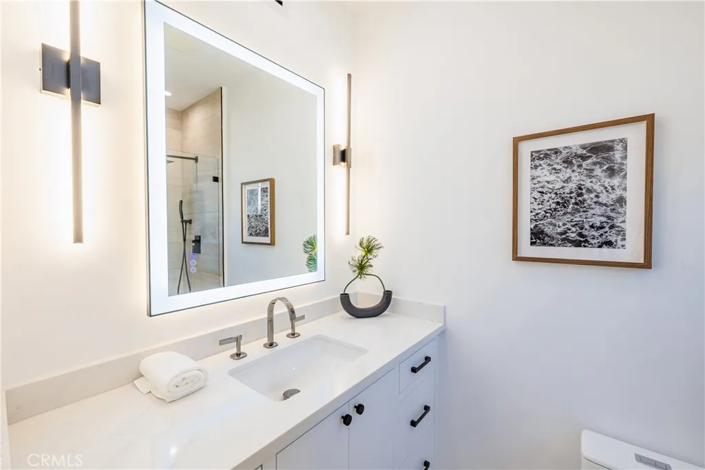 Corona Del Mar, California 92625, United States, 4 Bedrooms Bedrooms, ,7 BathroomsBathrooms,Residential,Active,220433