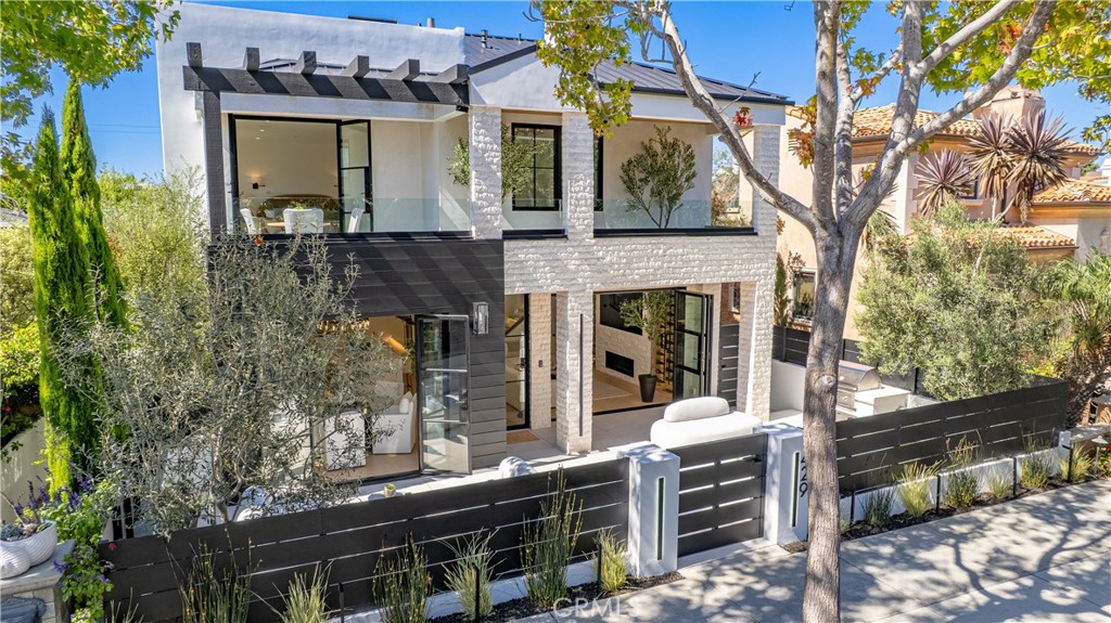 Corona del Mar South of PCH (CDMS) - Residential