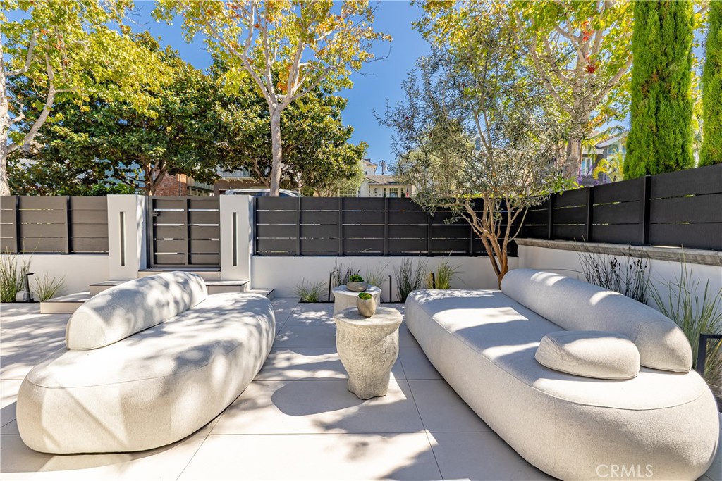 Corona del Mar South of PCH (CDMS) - Residential