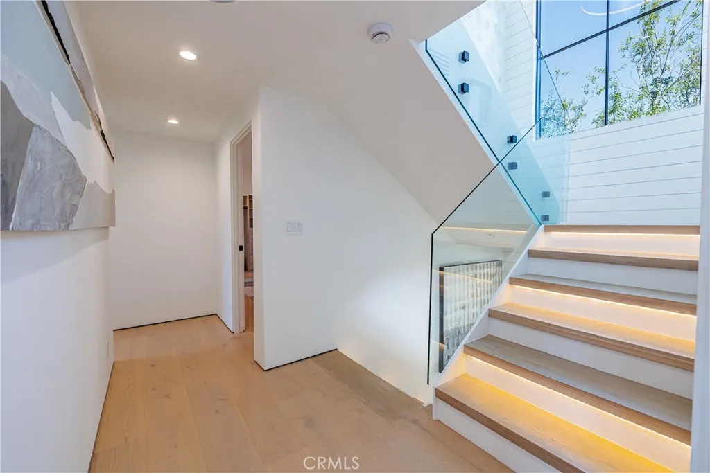 Corona Del Mar, California 92625, United States, 4 Bedrooms Bedrooms, ,7 BathroomsBathrooms,Residential,Active,220433