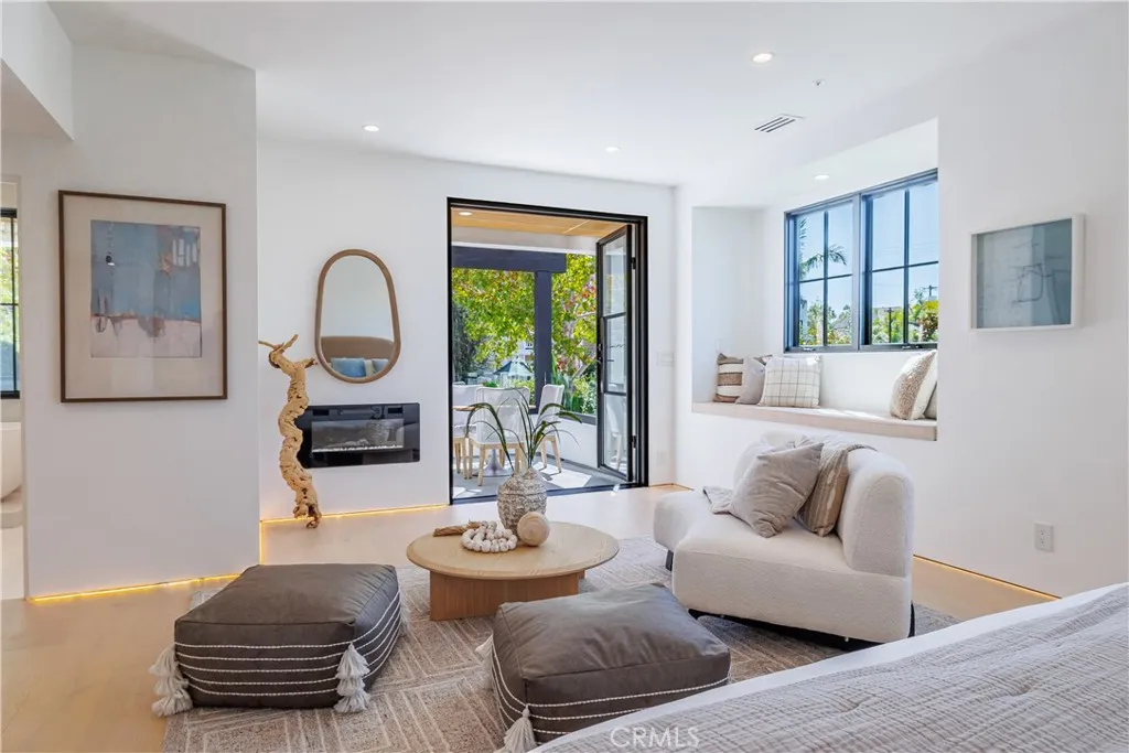 Corona Del Mar, California 92625, United States, 4 Bedrooms Bedrooms, ,7 BathroomsBathrooms,Residential,Active,220433