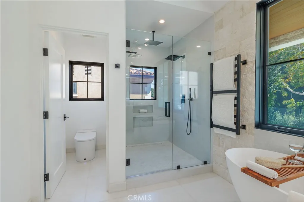 Corona Del Mar, California 92625, United States, 4 Bedrooms Bedrooms, ,7 BathroomsBathrooms,Residential,Active,220433