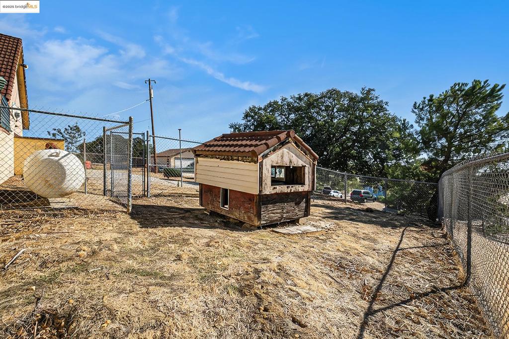 BRENTWOOD - Residential