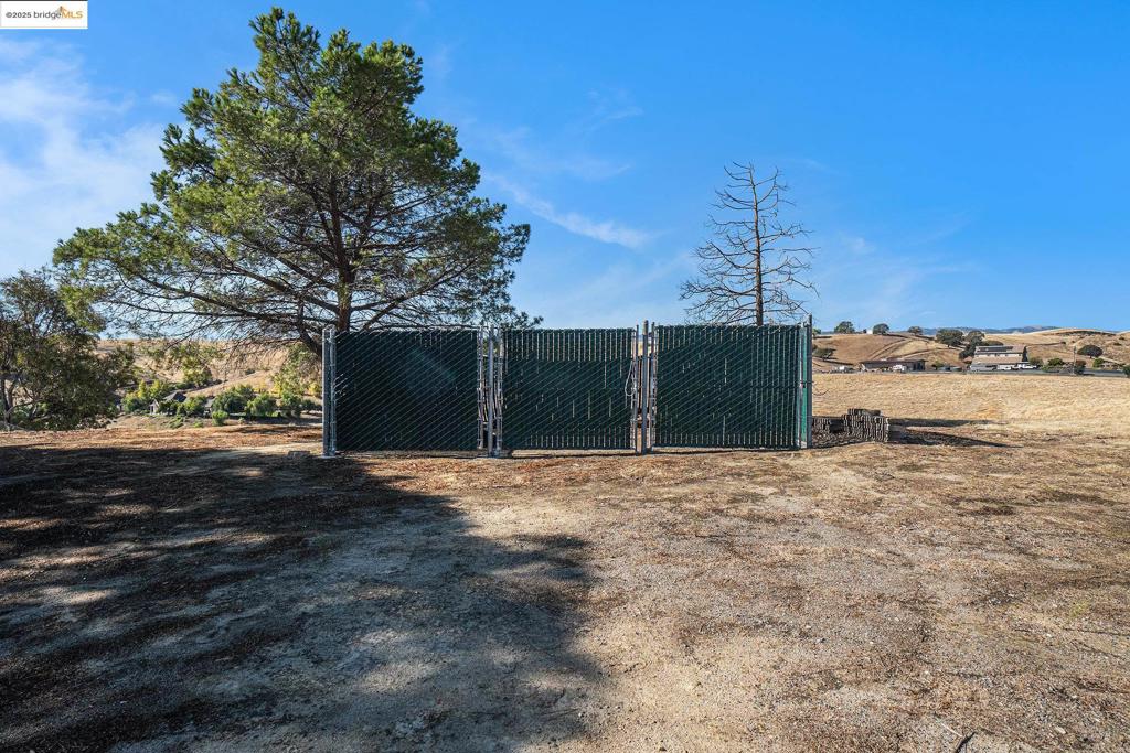 BRENTWOOD - Residential