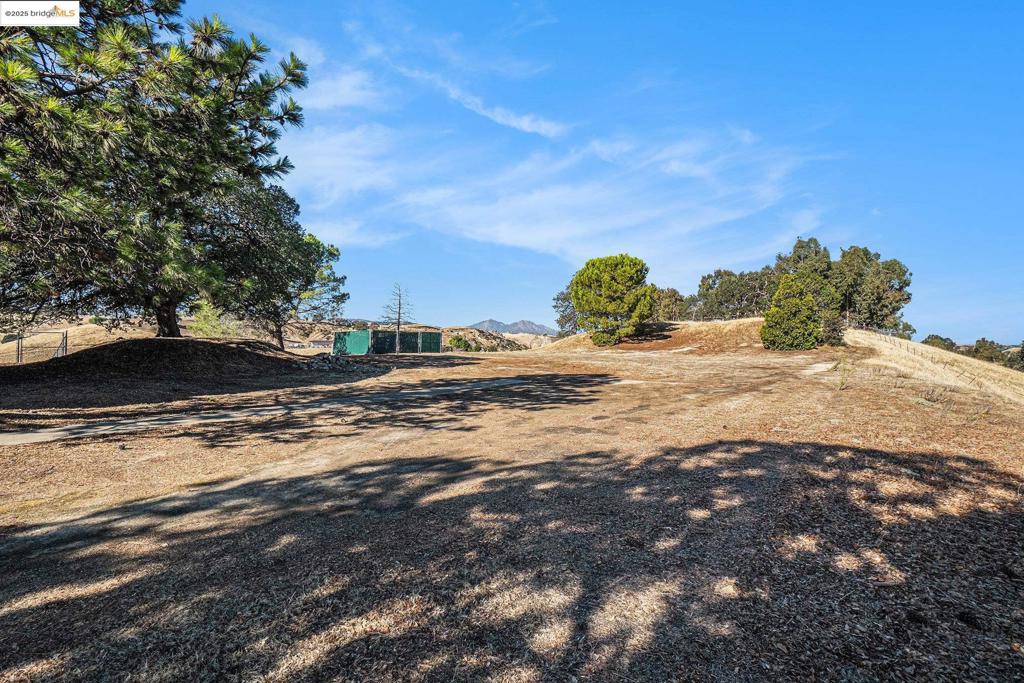 BRENTWOOD - Residential