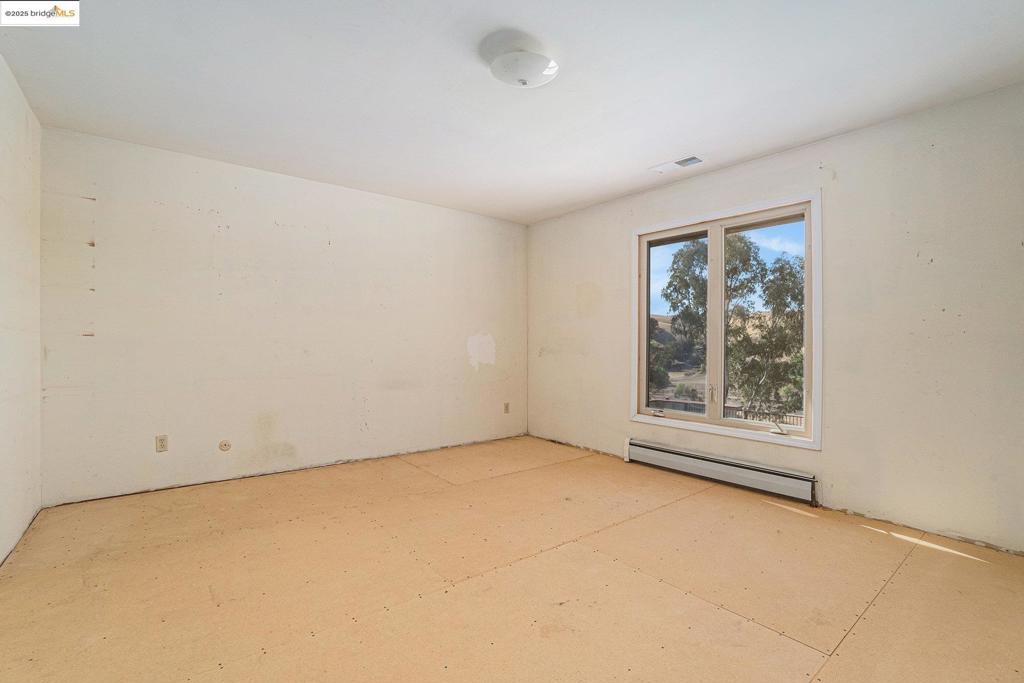 BRENTWOOD - Residential
