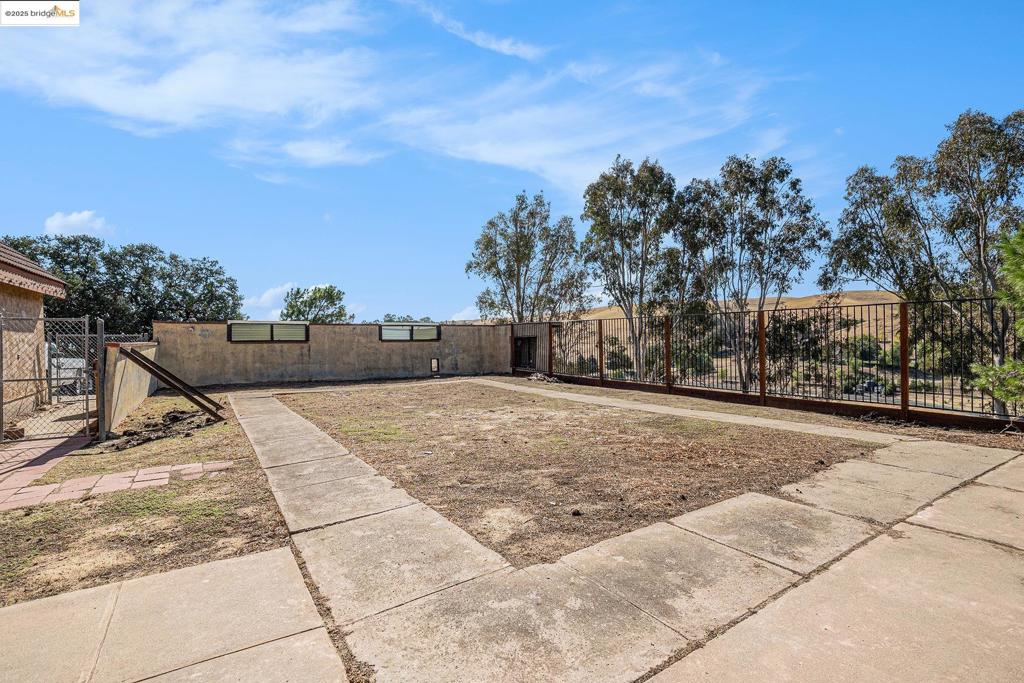 BRENTWOOD - Residential
