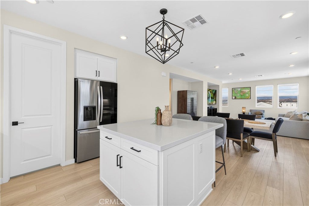 27105 Valley Oak