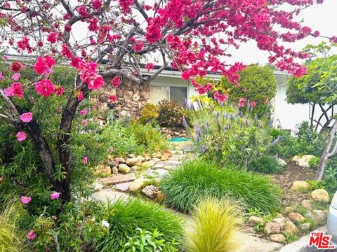 Photo of 1939 Westridge Terrace, Los Angeles, CA 90049 (MLS # 26653907)