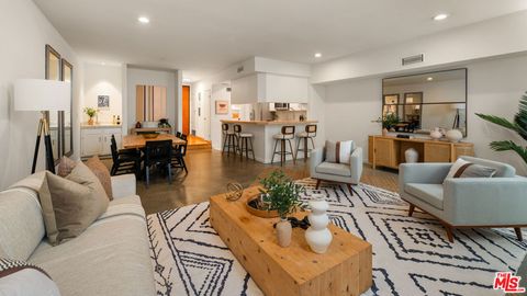 Photo of 10627 Ashton Avenue #103, Los Angeles, CA 90024 (MLS # 25578437)