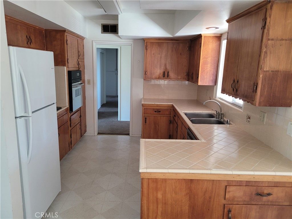 listing image 130723616166386363587