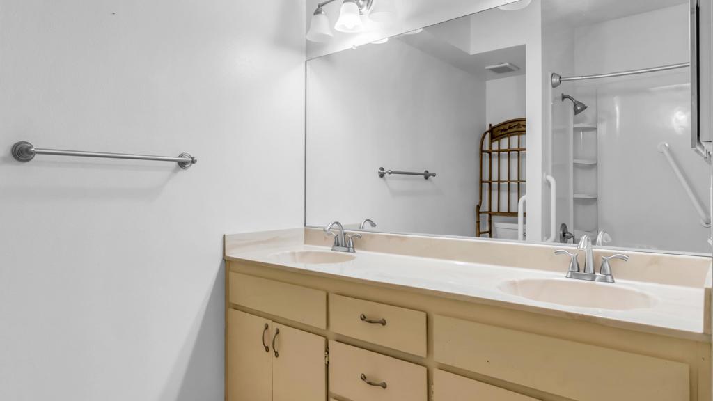 Lakeview Villa - Residential