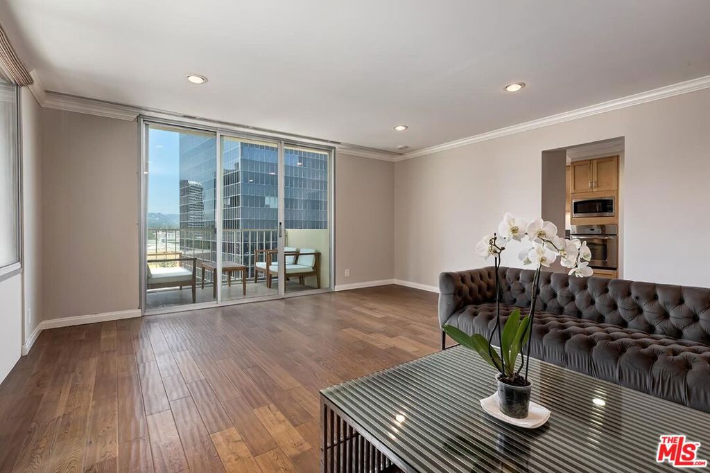 2160 Century Park East 1201