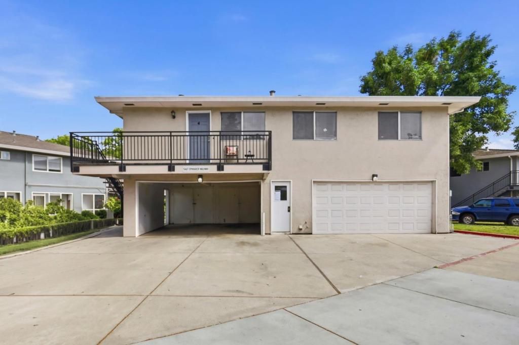 Photo of 5467 Spinnaker Walkway #4, San Jose, CA 95123 (MLS # ML82043350)