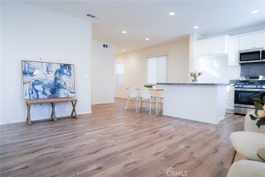 273 S Vermont Avenue