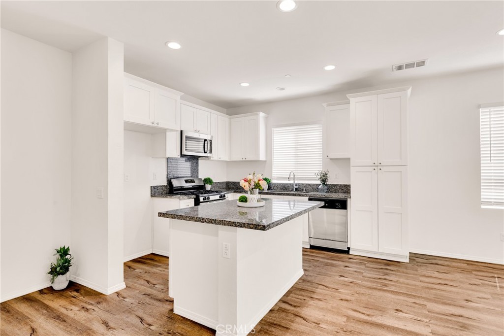 273 S Vermont Avenue