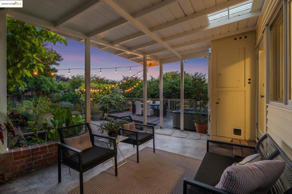 1736 Santa Clara St