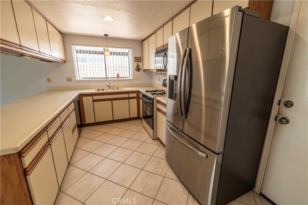 Shadow Crest (33550) - Residential