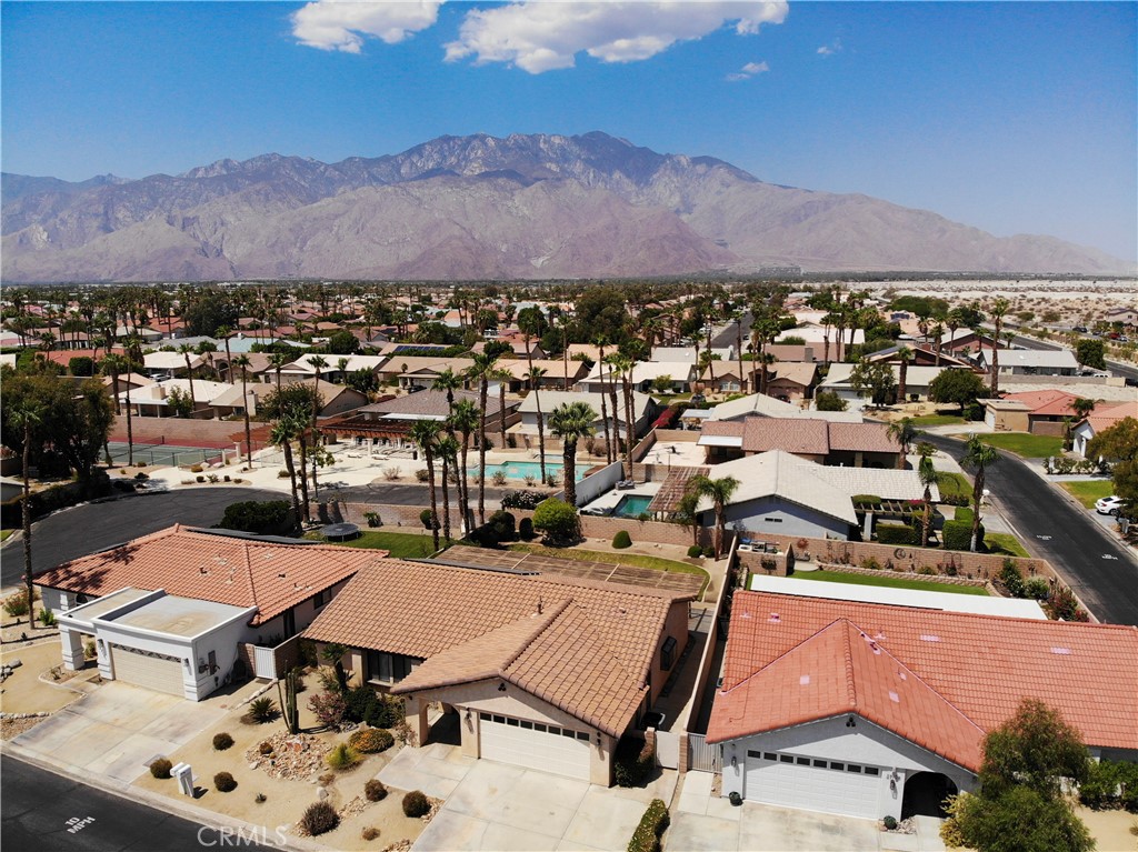 Shadow Crest (33550) - Residential