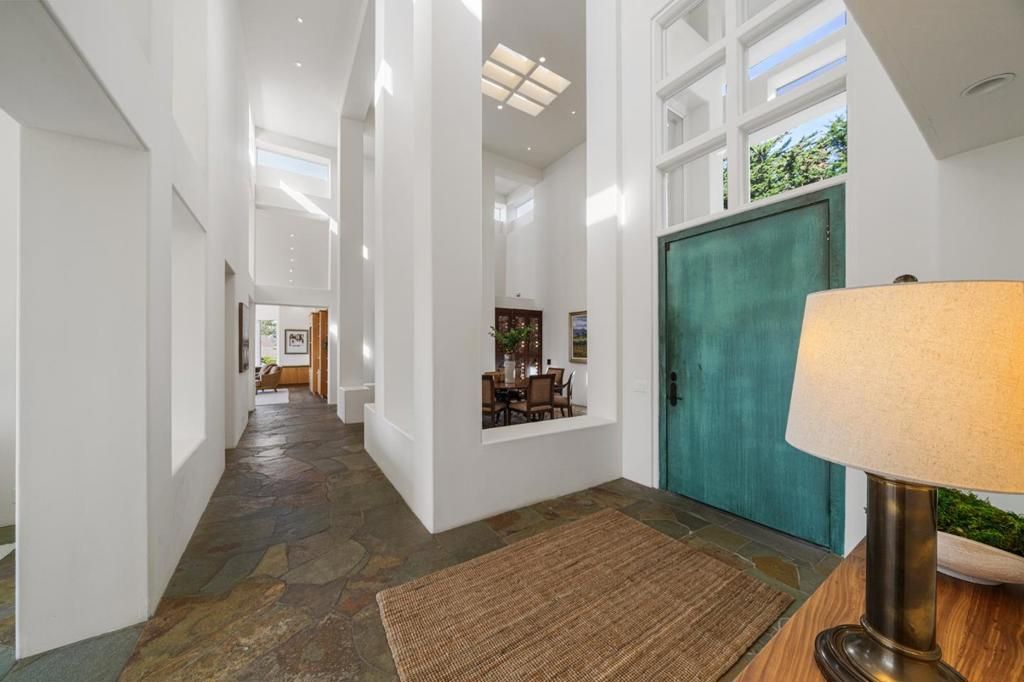 Photo of 17 Ashdown Place, Half Moon Bay, CA 94019 (MLS # ML82041595)