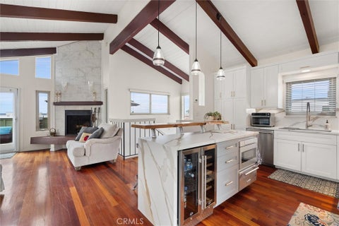 Photo of 412 Manhattan Avenue, Hermosa Beach, CA 90254 (MLS # SB26227087)