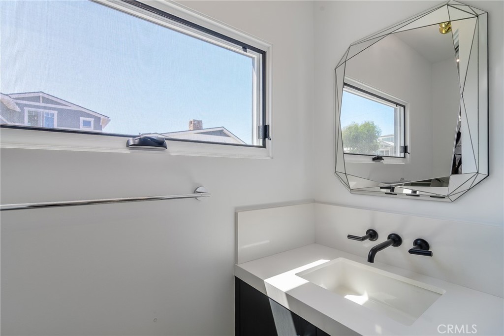 Corona del Mar North of PCH (CNHW) - Residential Lease