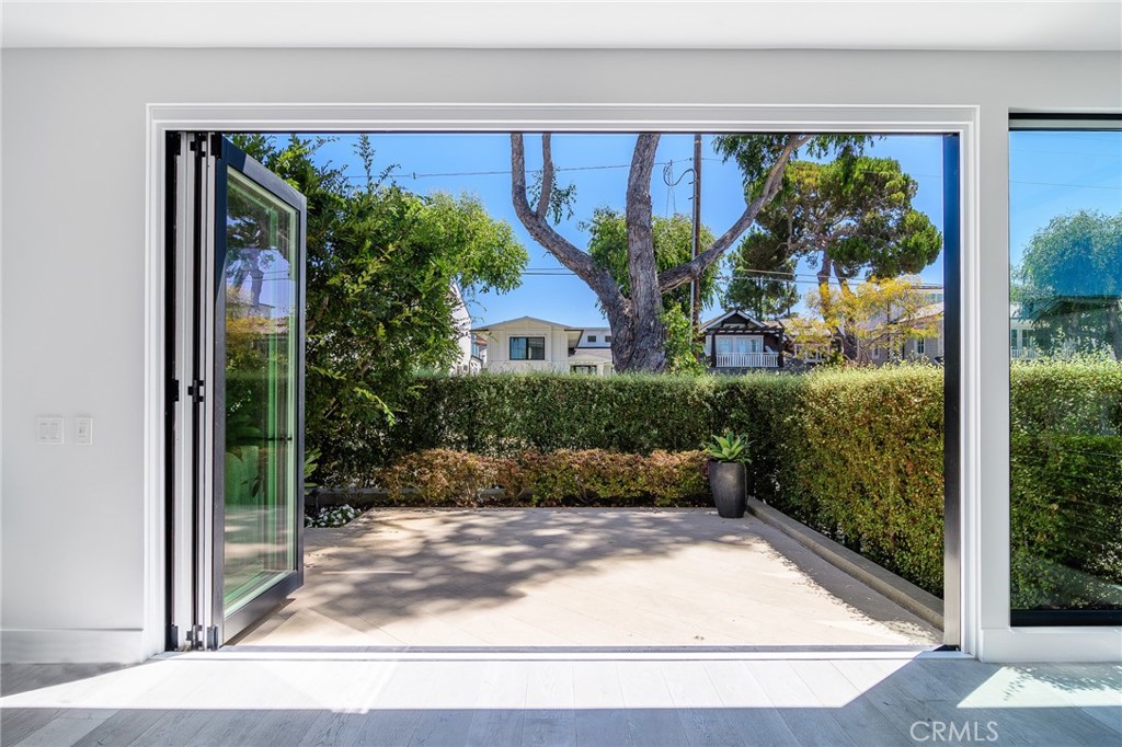 Corona del Mar North of PCH (CNHW) - Residential Lease