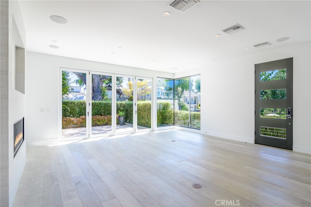 Corona del Mar North of PCH (CNHW) - Residential Lease