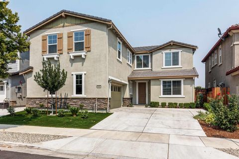 Photo of 979 Princess Way, Brentwood, CA 94513 (MLS # 40965436)