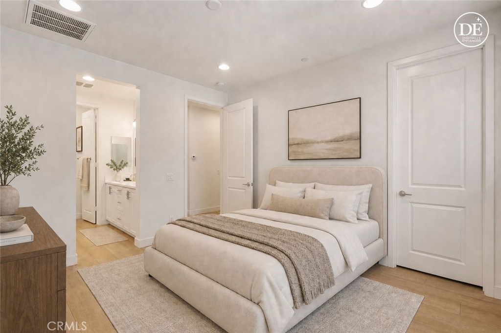 5750 Acacia