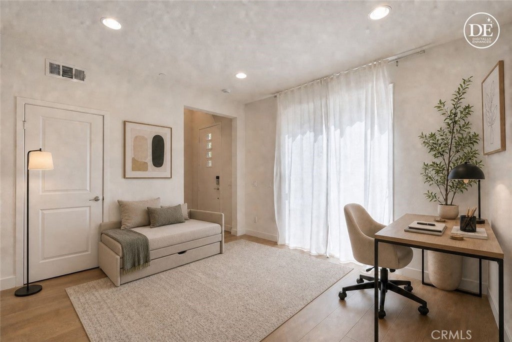 5750 Acacia