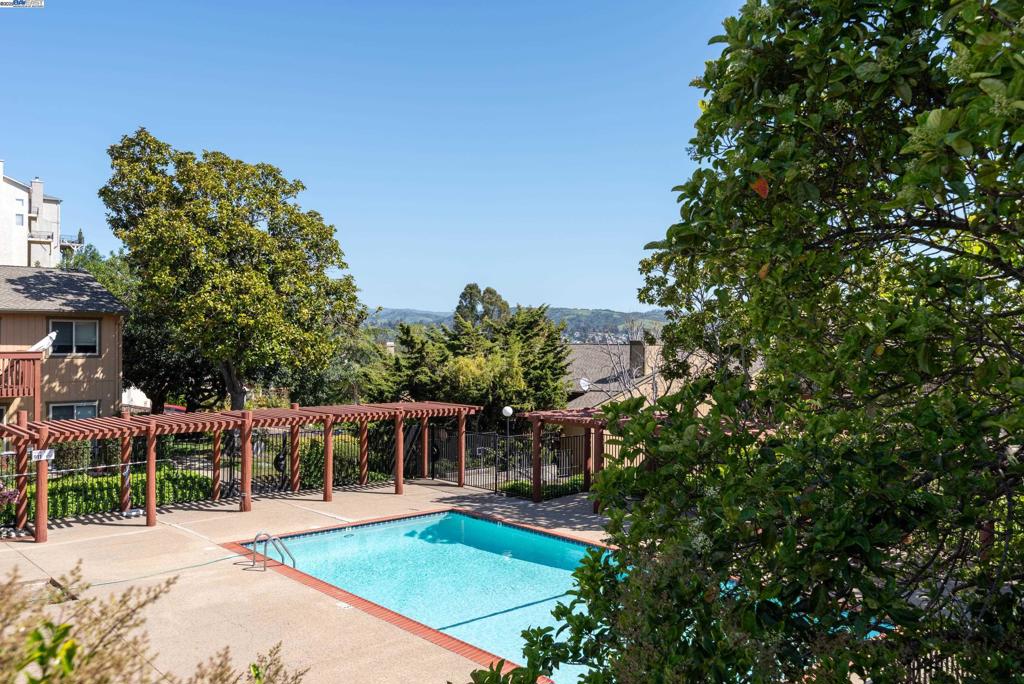 CASTRO VALLEY - Residential