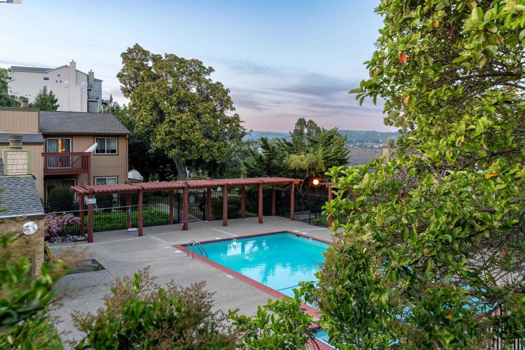 CASTRO VALLEY - Residential