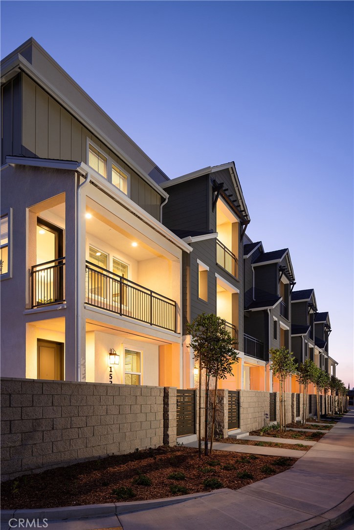 Concord Court in Compton is a vibrant new home community. Solar included townhomes featuring all-electric stainless kitchen appliances, flat panel cabinets and smart built-in technology. Lot 43 features 3 bedrooms and open kitchen.