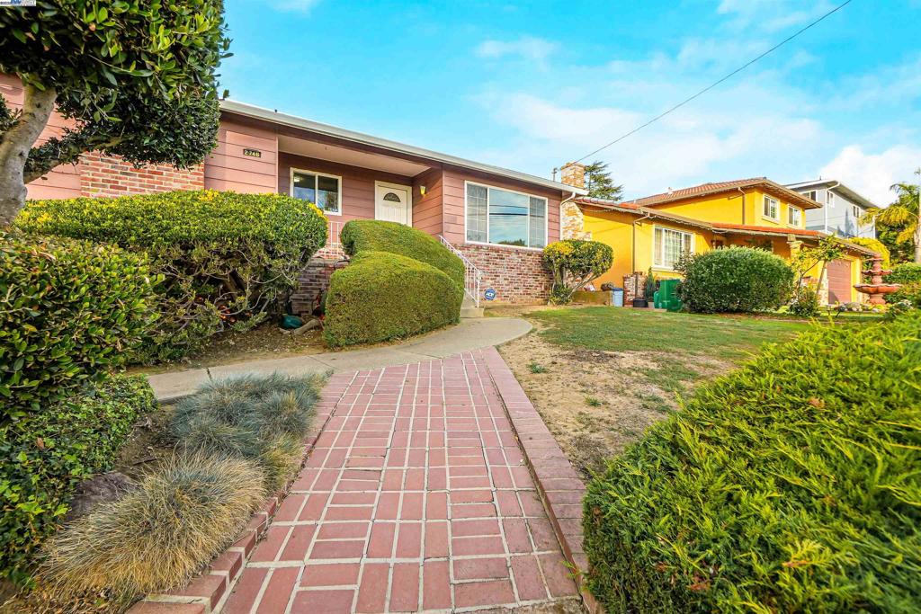 FAIRVIEW - Residential