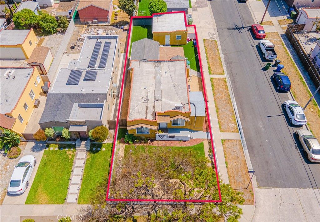Photo of 764 W 107th Street, Los Angeles, CA 90044 (MLS # WS25141019)